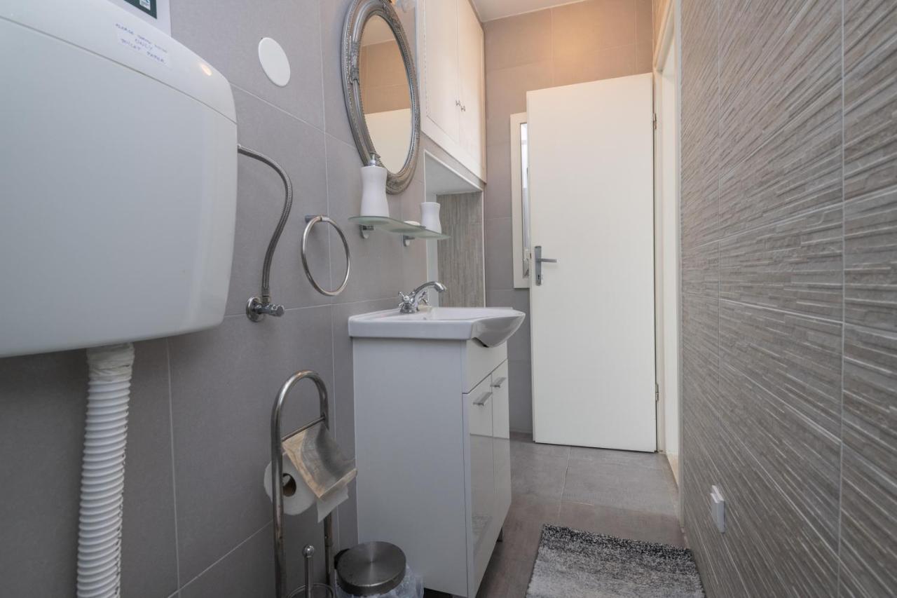 A Kind Of Magic Apartment *